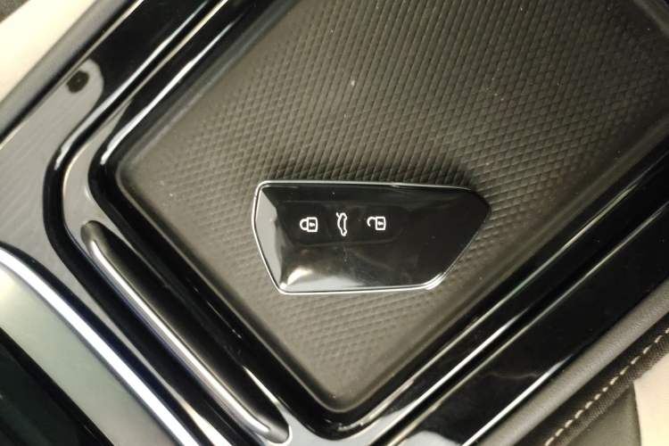 Used Volkswagen ID.4 CROZZ 2022 Standard Range PURE Edition Vehicle Key