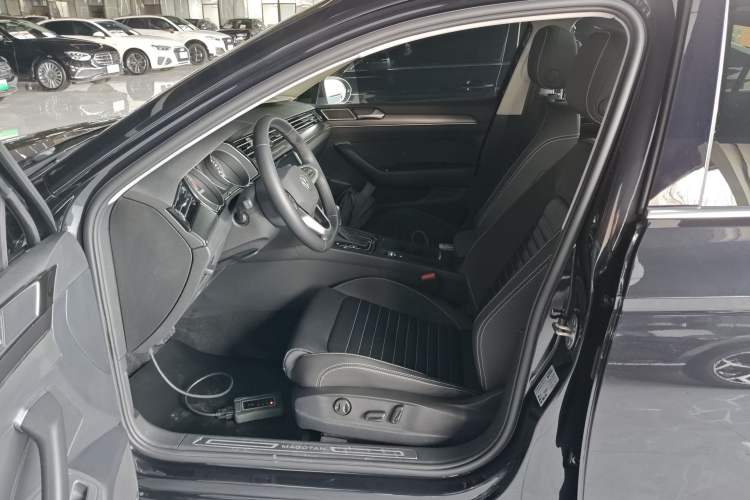 Used Volkswagen Magotan 2020 330TSI DSG Leading Model Driver Seat