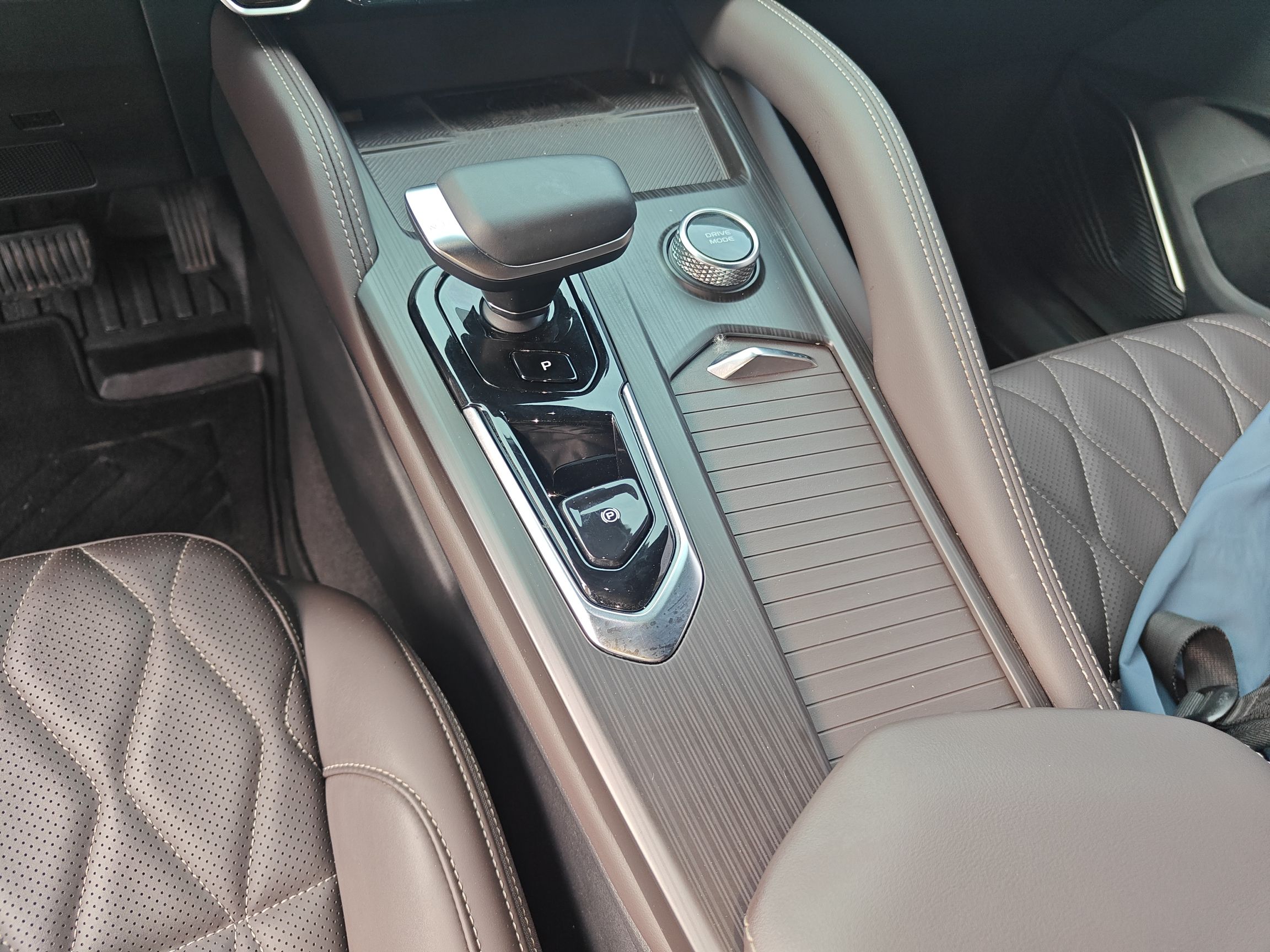 Geely Auto Monjaro L 2025 2.0TD Automatic Xingyun Version — снимка 16