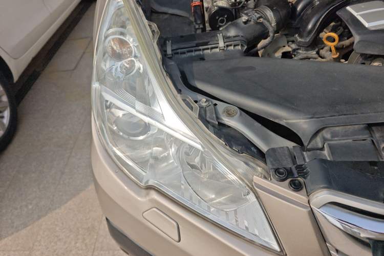 Used Subaru Outback 2014 2.5i Yashang Elite Edition Right Front Headlight