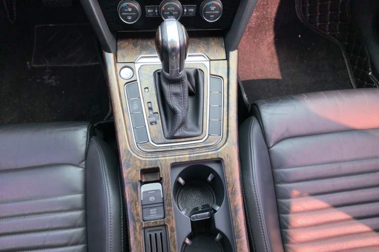 Used Volkswagen Magotan 2018 Facelift 330TSI DSG Luxury Model
