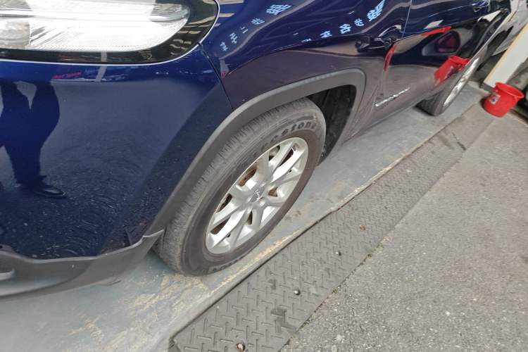 Used Jeep Cherokee 2017 2.4L Leading Smart Edition
