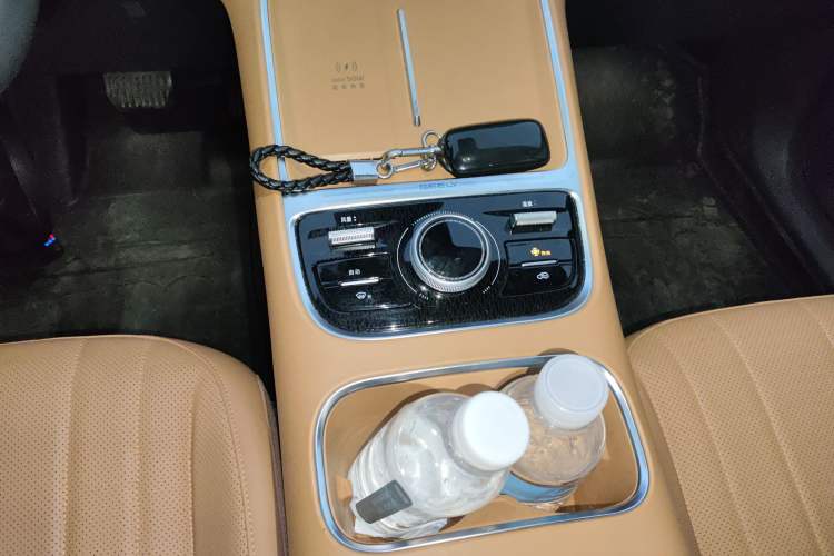 Used Geely Galaxy Galaxy Xingjian 7 EM-i 2025 120km Flagship Edition
