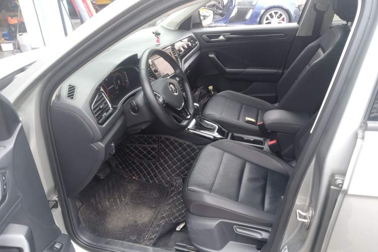 Used Volkswagen T-ROC 2020 280TSI DSG Two-Wheel Drive Comfort Version