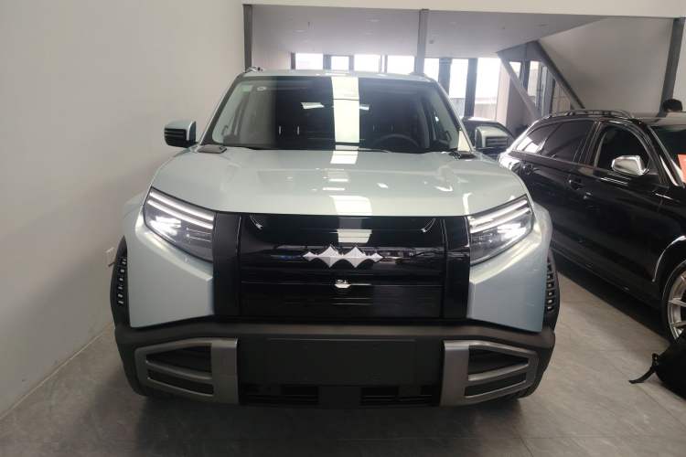 Used Formula Leopard Titanium 3 2025 501 km All-Wheel Drive Intelligent Driving Max Edition