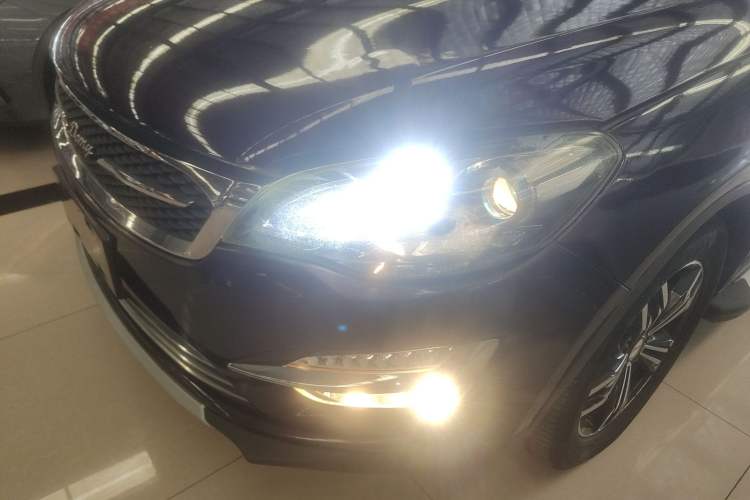 Used Zotye Domy X5 2017 Platinum Edition 1.5T Manual Luxury Model Left Front Headlight