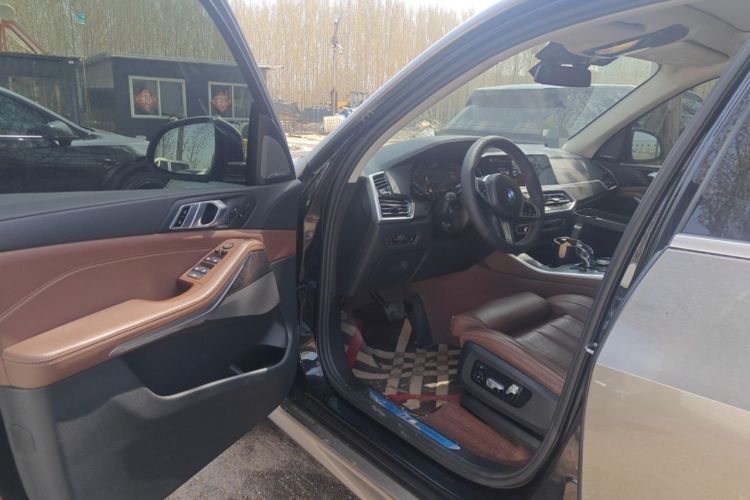 Used BMW X5 2021 xDrive40i Luxury Model with M Sport Package Driver Seat