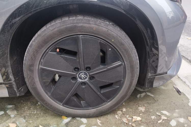 Used BYD Song L EV 2024 550 km Excellence Version Right Front Wheel Hub