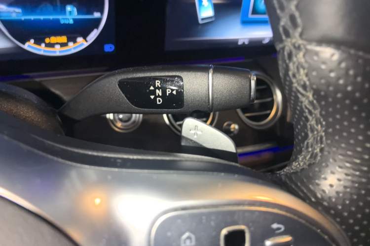 Used Mercedes-Benz E-Class 2019 Restyled E 300 L Sporty and Stylish Edition Gear Lever
