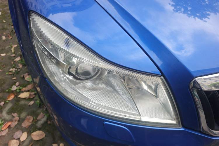 Used Skoda Octavia 2010 2.0 TSI RS Right Front Headlight