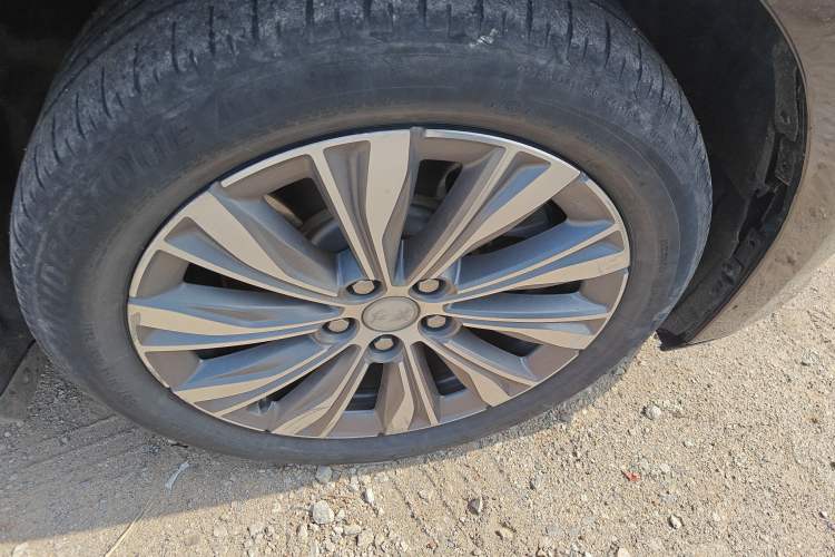 Used Hongqi E-QM5 2022 431 km Charge & Enjoy Edition