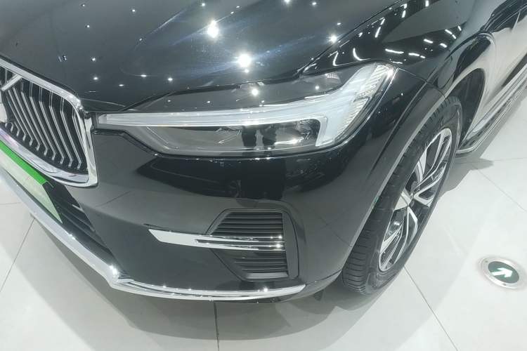 Used Volvo XC60 2023 B5 4x4 Smart Luxury Edition
