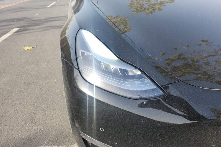 Used Tesla Model Y 2023 Long-Range All-Wheel-Drive Version