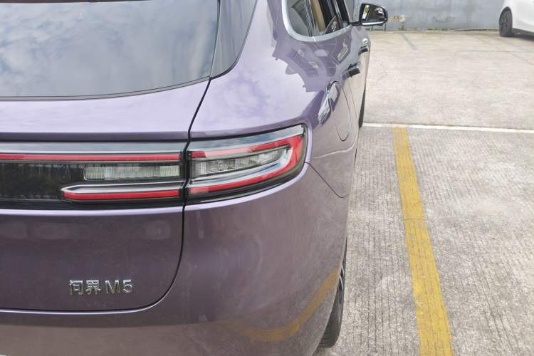 Used Hima AITO M5 2025 Extended-Range Ultra All-Wheel-Drive Version
