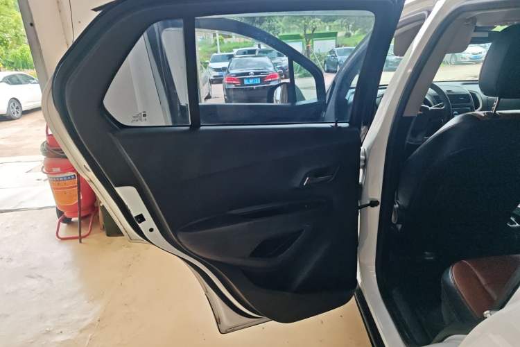 Used Chevrolet Trax 2016 1.4T Automatic Two-Wheel Drive Comfort Version with Sunroof