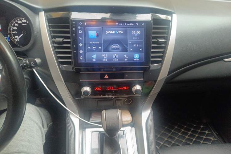 Used Mitsubishi Pajero Sport  Audio And AC Panel