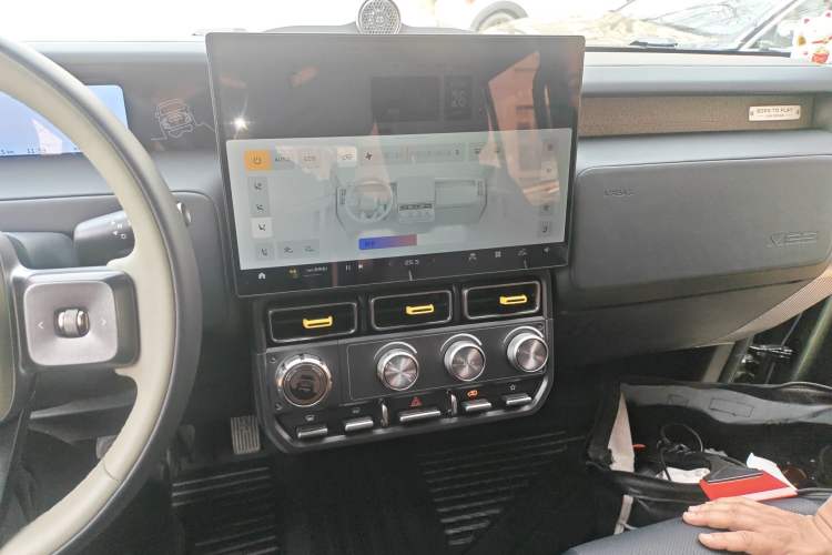 Used iCAR V23 2025 501 Four-Wheel Drive Advanced Version Audio And AC Panel