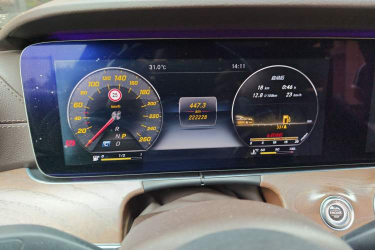 Used Mercedes-Benz E-Class 2016 E 200 L Odometer Close Up