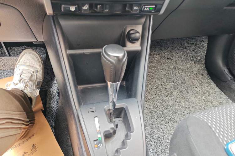 Used Toyota Vios 2017 1.5L CVT Innovation Edition Gear Lever