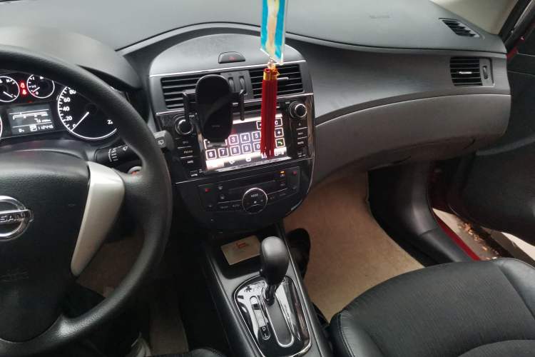 Used Nissan Tiida 2011 1.6L CVT Smart Version
