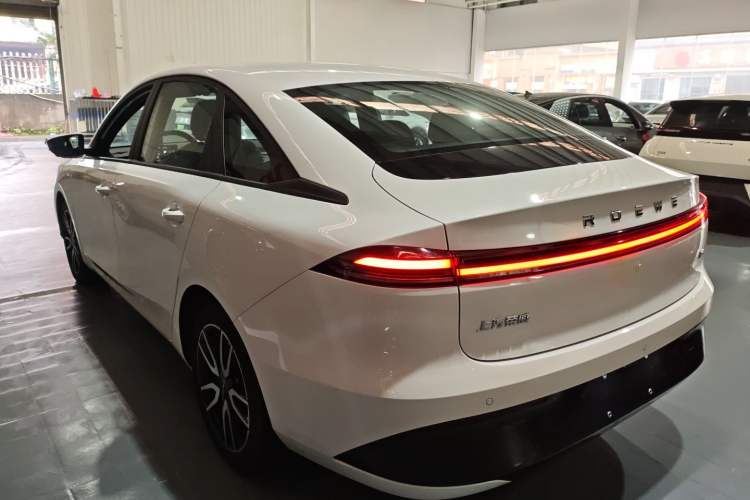 Used Roewe D6 2025 450km Deluxe Edition
