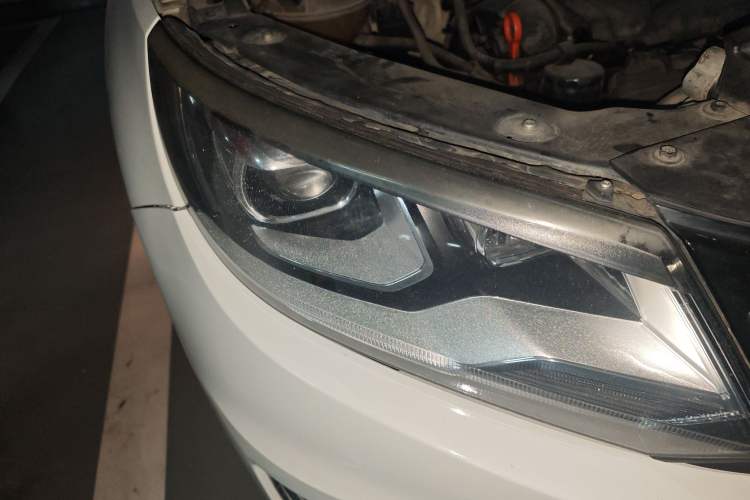 Used Volkswagen Tiguan 2013 1.8 TSI Automatic Two-Wheel Drive Comfort Edition Right Front Headlight