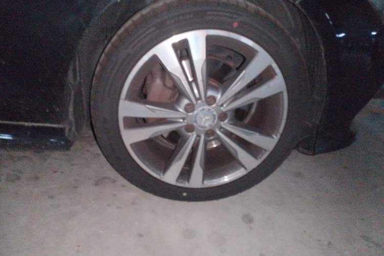 Used Mercedes-Benz E-Class 2015 Restyled E 260 L Sport Edition Right Front Wheel Hub