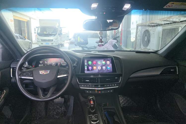 Used Cadillac CT5 2023 28T Luxury Edition (Standard Version) Center Console