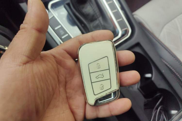 Used Volkswagen Magotan 2023 2 Million Units Limited Edition 330TSI DSG Leading Version
