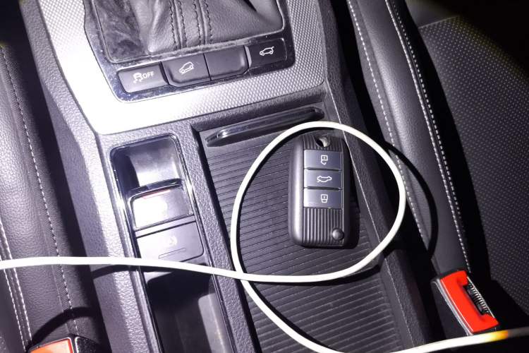 Used Roewe RX5 2018 20T Two-Wheel Drive Automatic Internet Smart Edition