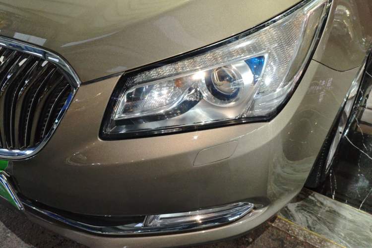 Used Buick LaCrosse 2013 2.4L SIDI Luxury Comfort Edition Left Front Headlight