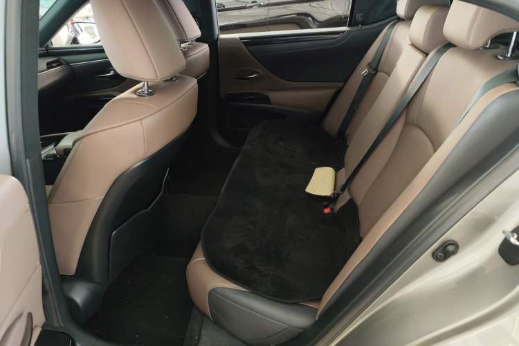 Used Lexus ES 2022 200 Excellence Edition