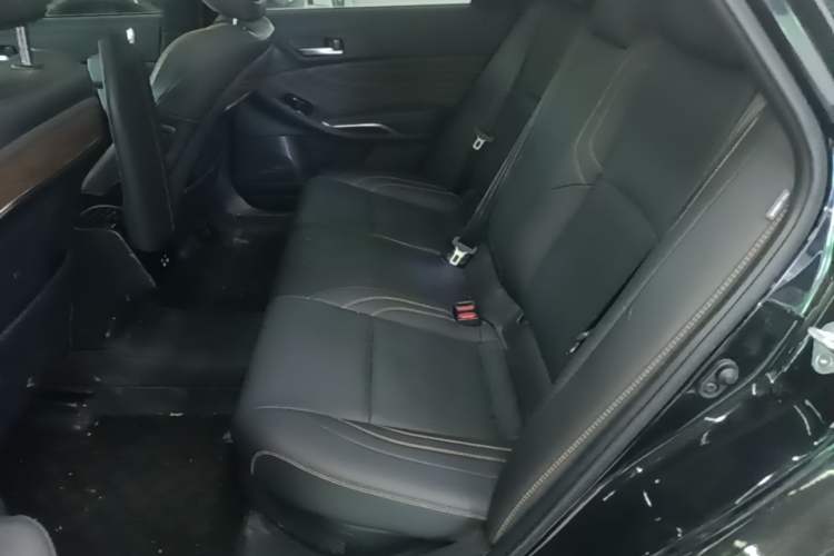 Used Toyota Avalon 2024 Dual-Motor 2.0L Luxury Edition
