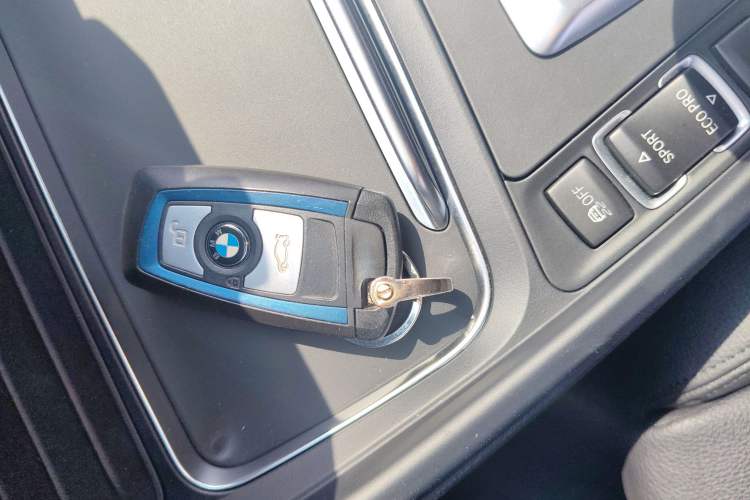 Used BMW 3 Series GT 2019 320i M Sport Package Vehicle Key