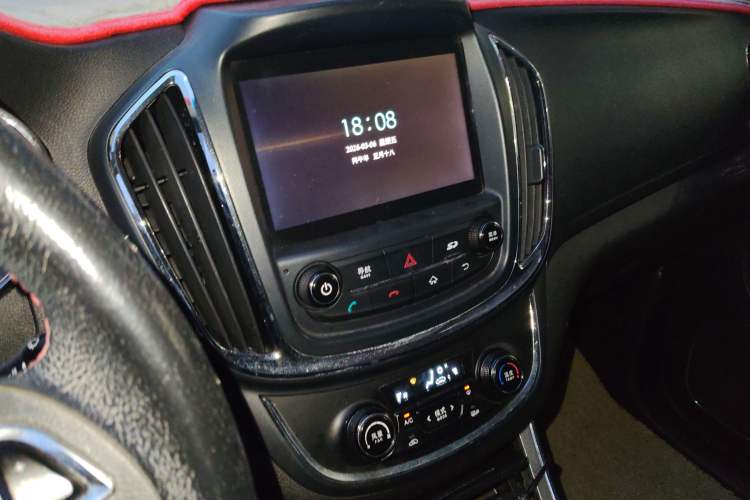 Used Baojun 560 2015 1.8L manual luxury version