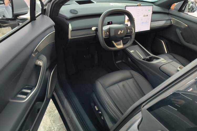 Used ONVO L60 2024 60 kWh Rear-Drive Version