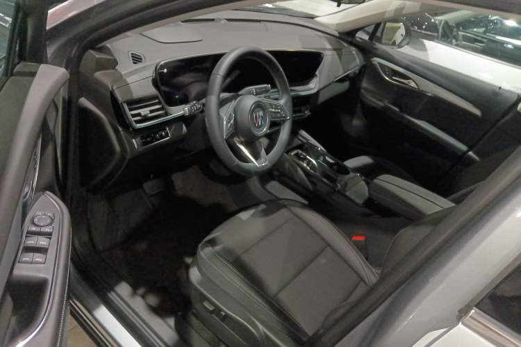 Used Buick Envision 2025 25T Entry-Grade Platinum Edition
