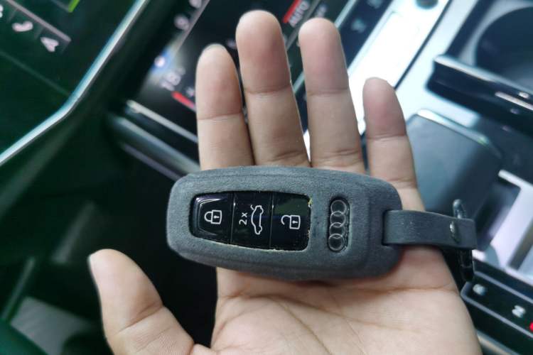 Used Audi Q7 2020 55 TFSI quattro S line sports model