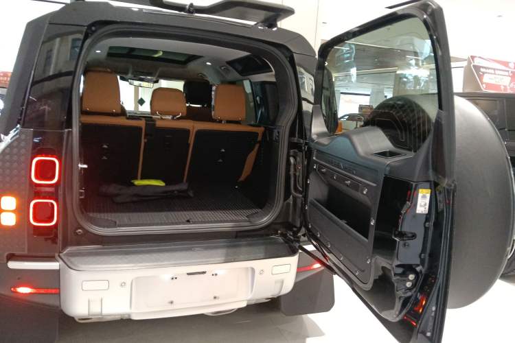 Used Land Rover Defender 2024 110 3.0T P400 Dark Edition