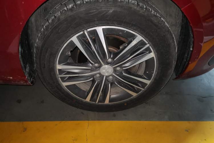 Used Peugeot 308 2016 1.6L Automatic Luxury Edition Right Front Wheel Hub