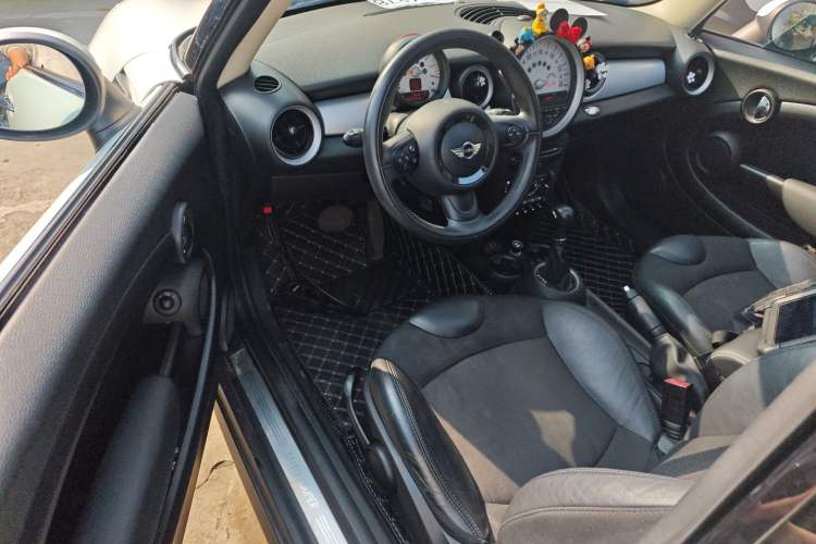 Used MINI MINI 2011 1.6L COOPER Fun