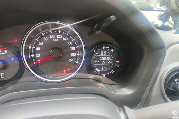 Used Honda XR-V 2015 1.5L LXi CVT Classic Edition Odometer Close Up