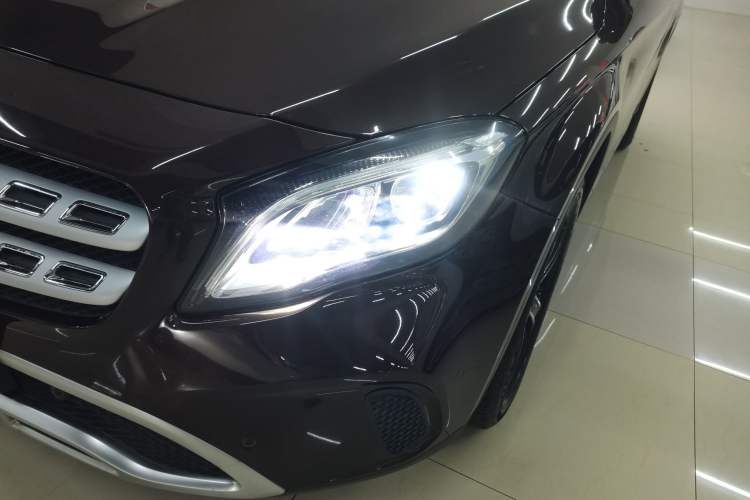 Used Mercedes-Benz GLA 2018 GLA 200 Fashion Model Left Front Headlight