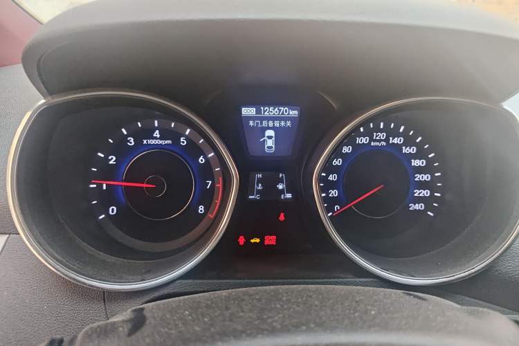 Used Hyundai Elantra (5th Generation / Langdong) 2012 1.6L Manual Leading Model
