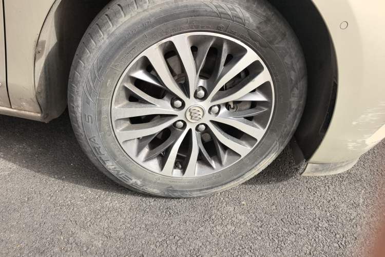 Used Buick GL8 2017 ES 28T Flagship Model China V Standard
