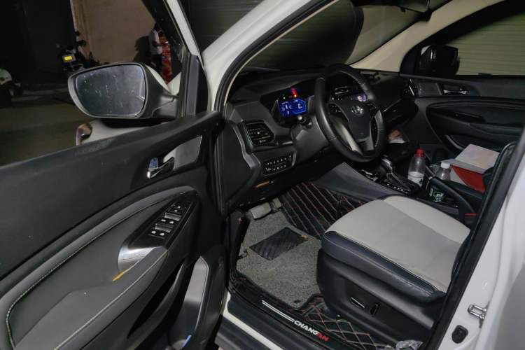 Used CHANGAN OSHAN A800 2017 1.5T Automatic ZhiZun Model Driver Seat