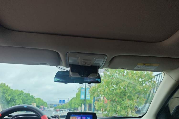 Used CHANGAN Raeton CC 2018 1.5T Manual Elegant Starry Edition China V Standard Headliner