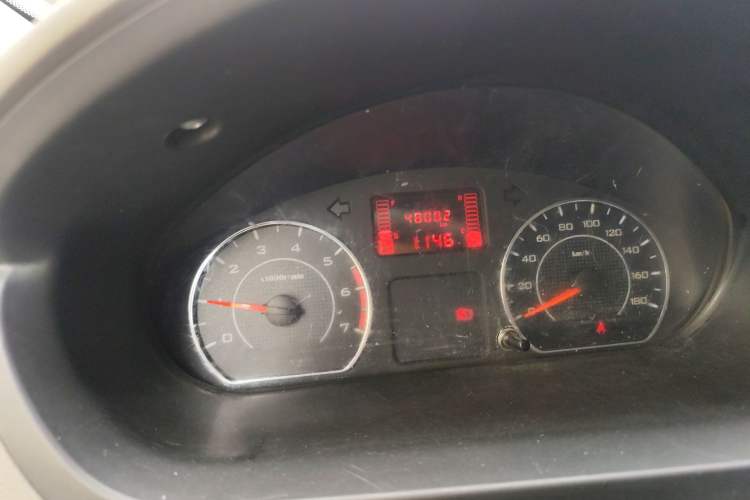 Used Wuling Rongguang V 2019 1.5L Window-Sealed Utility Model China VI LAR Odometer Close Up