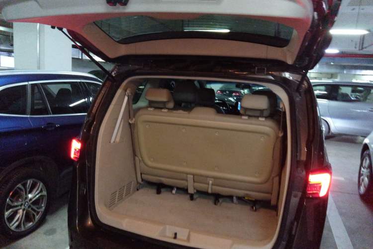 Used Buick GL8 2022 Land Cruiser Executive Class 652T Comfort Model
