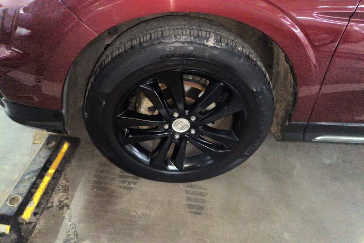 Used Honda Crosstour 2014 2.4L Luxury Edition Left Front Wheel Hub